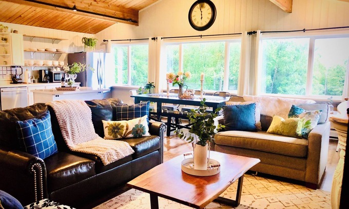 Eagle River House | Lovely 3br/2ba Hideaway! Great for Groups & Families! Inlet & Denali Views