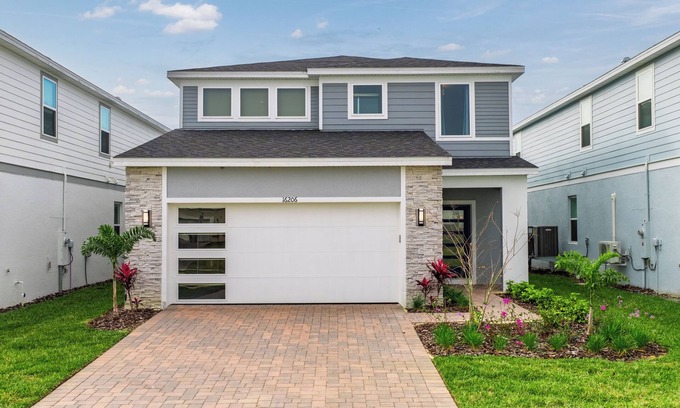 Four Corners House | Lovely 5-bedroom house with POOL near Disney in Clermont