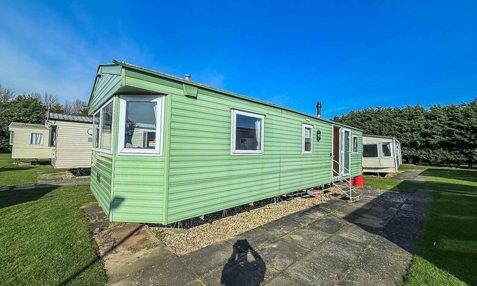 Skegness House | Lovely 8 berth caravan at Southview Holiday Park ref 33082F