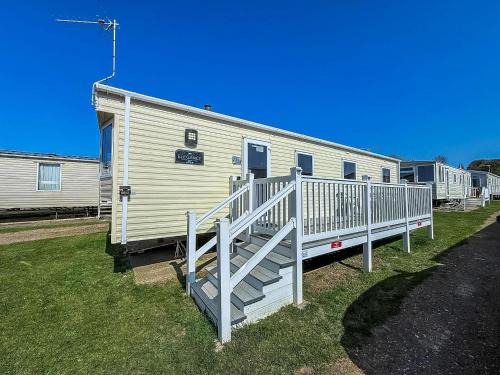 Hunstanton Other | Lovely 8 Berth Caravan At Manor Park, Near Hunstanton Beach Ref 23039S