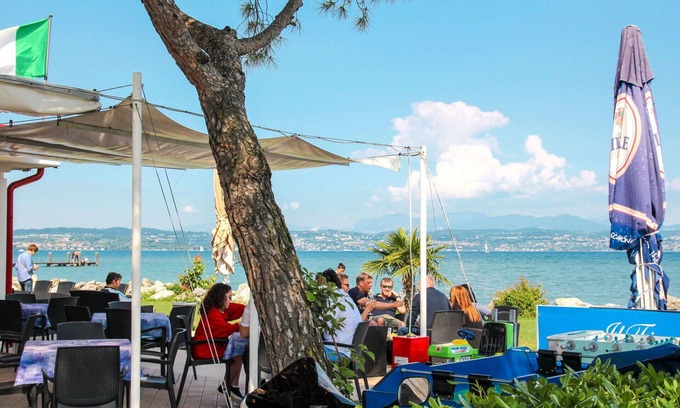 San Benedetto di Lugana Apartment | Lovely apartment for 4 people with A/C, WIFI, pool, TV, terrace and parking