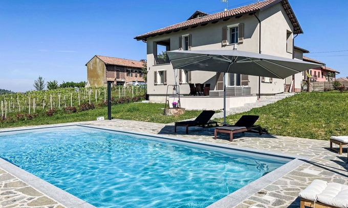 Costigliole d'Asti Apartment | Lovely apartment for 2 guests with A/C, pool, WIFI, TV and patio