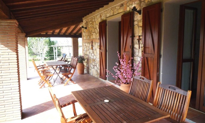 Magliano in Toscana Apartment | Lovely apartment for 4 people with TV and pets allowed
