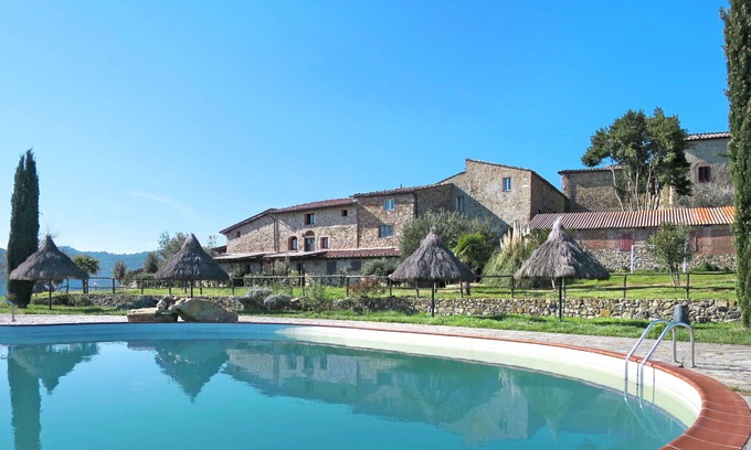 Santo Villa | Lovely apartment in villa for 4 people with A/C, pool, patio, pets allowed and panoramic view