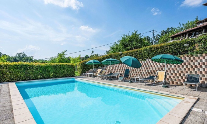 Cortazzone Villa | Lovely apartment in villa for 14 guests with WIFI, pool, patio and pets allowed