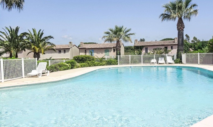 Cote d'Azur- French Riviera Apartment | Lovely apartment for 4 people with WIFI, pool, TV, patio and pets allowed