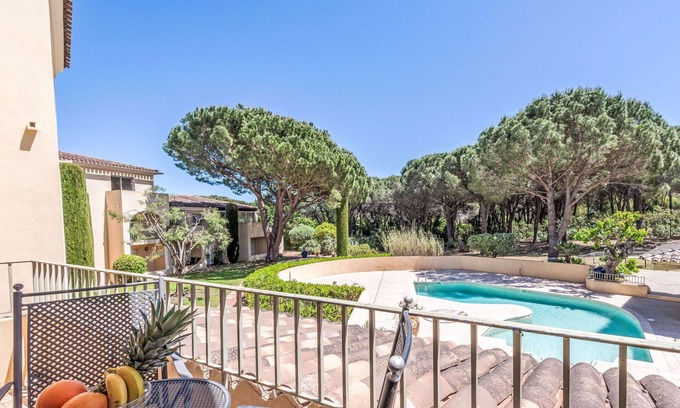Cote d'Azur- French Riviera Apartment | Lovely apartment for 4 people with pool, A/C, WIFI, TV and balcony
