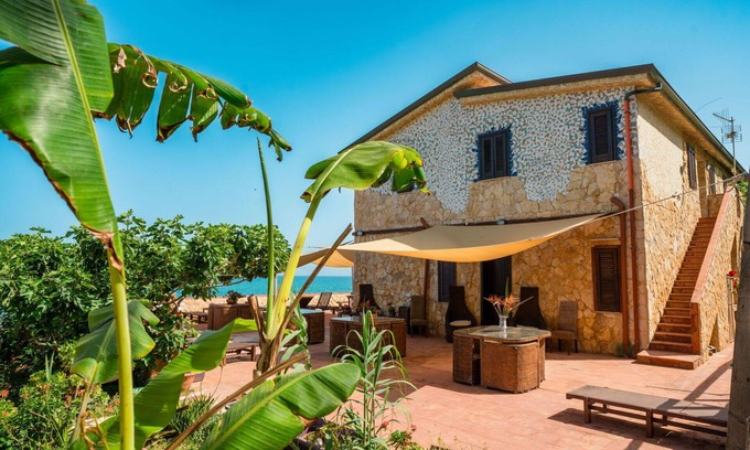 Trappeto Apartment | Lovely apartment for 4 people with WIFI, TV and parking