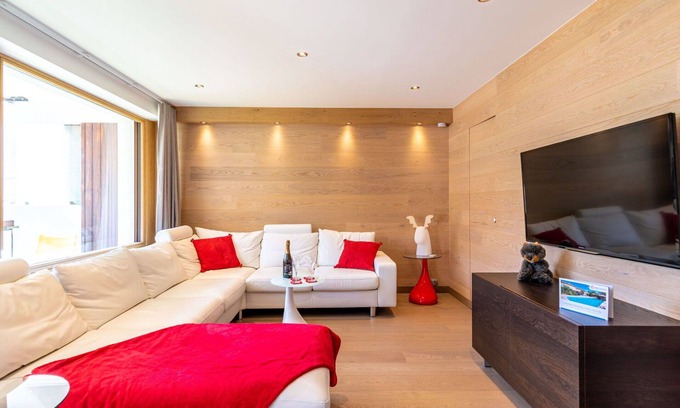 Tignes Apartment | Lovely apartment for 8 guests with WIFI, TV and terrace