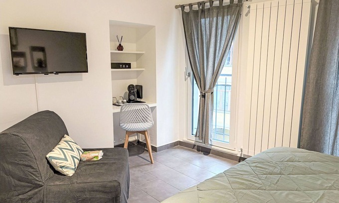 Lavena Ponte Tresa Apartment | Lovely apartment for 3 guests with TV, balcony and pets allowed
