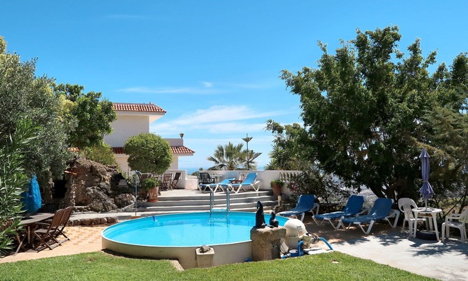 Las Cuevecitas Apartment | Lovely apartment for 2 guests with pool, WIFI, TV and terrace