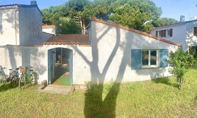 Les Mathes Apartment | Lovely apartment for 6 people with WIFI, TV and terrace