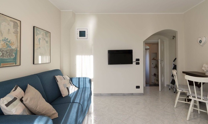 Bordighera Apartment | Lovely apartment for 4 people with A/C, WIFI
