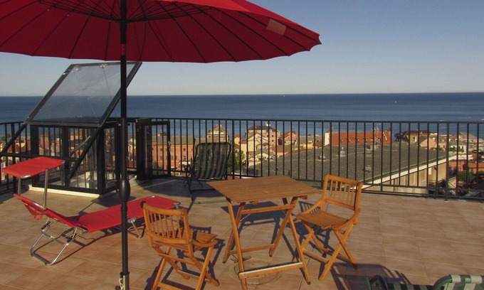 Laigueglia Apartment | Lovely apartment for 6 people with A/C, WIFI, terrace, pets allowed and panoramic view