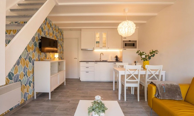 Bredene Apartment | Lovely apartment for 2 people with WIFI, TV and terrace