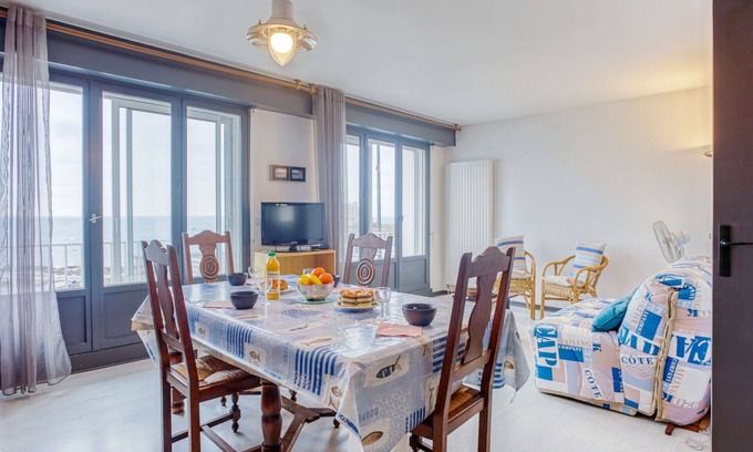Morbihan Apartment | Lovely apartment for 4 guests with WIFI, TV, balcony and pets allowed