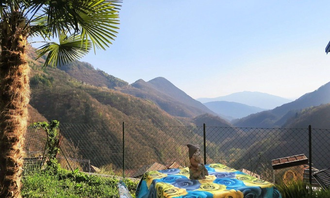 Premeno Apartment | Lovely apartment for 4 people with TV, balcony and pets allowed