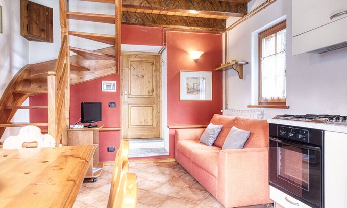 Macugnaga Apartment | Lovely apartment for 5 people with TV, balcony, pets allowed and panoramic view