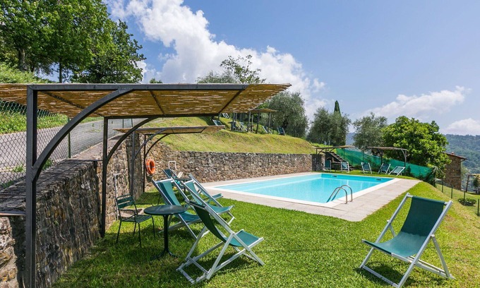 Pescia Apartment | Lovely apartment for 6 guests with WIFI, pool, TV, patio and pets allowed