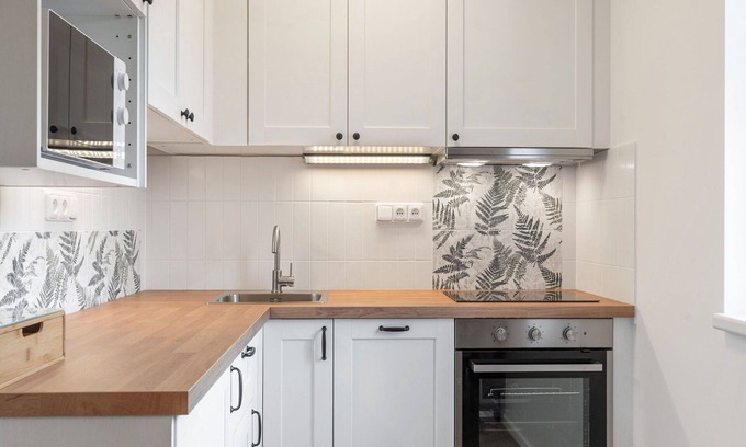 Hrensko Apartment | Lovely apartment for 8 guests with WIFI, TV, patio, pets allowed and parking