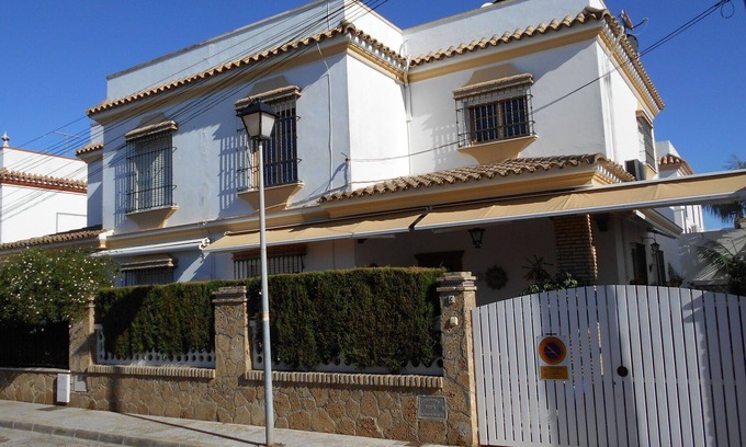 Chipiona Apartment | Lovely apartment for 4 guests with A/C, WIFI, TV and terrace