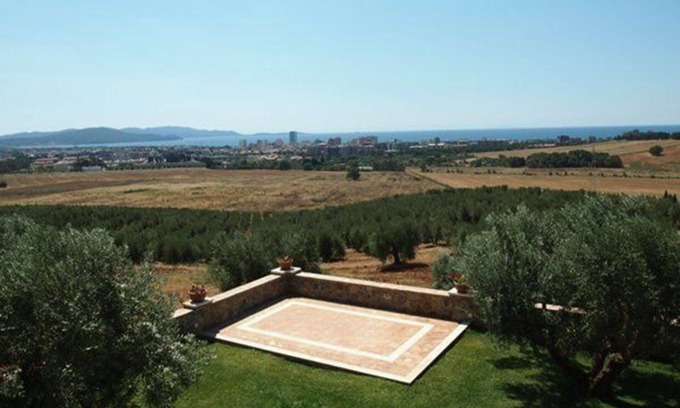 Follonica Apartment | Lovely apartment for 6 people with TV, patio and panoramic view