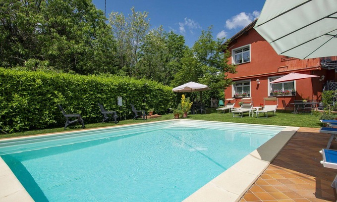 Marliana Apartment | Lovely apartment for 7 people with pool, WIFI, TV, terrace and pets allowed
