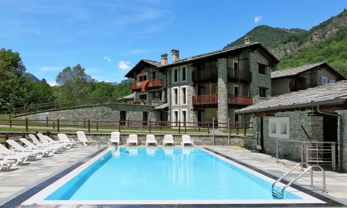 Sampeyre Apartment | Lovely apartment for 4 guests with pool, WIFI, TV and terrace