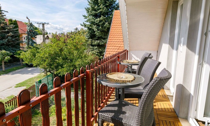 Balatonszemes Apartment | Lovely apartment for 6 guests with A/C, WIFI, TV and balcony