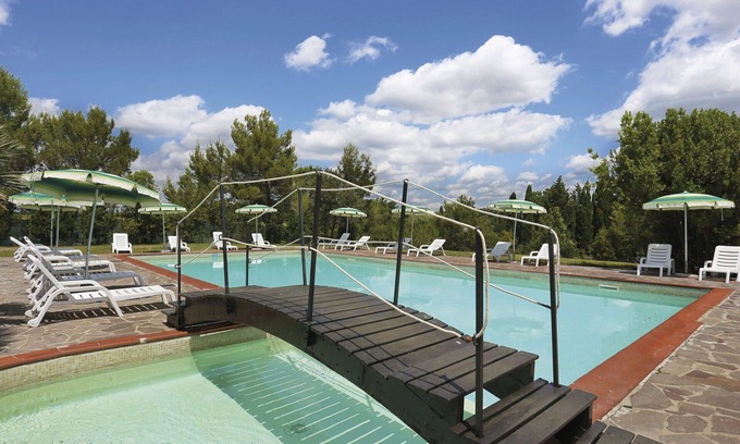 Terricciola House | Lovely apartment in villa for 4 people with WIFI, pool, terrace and pets allowed