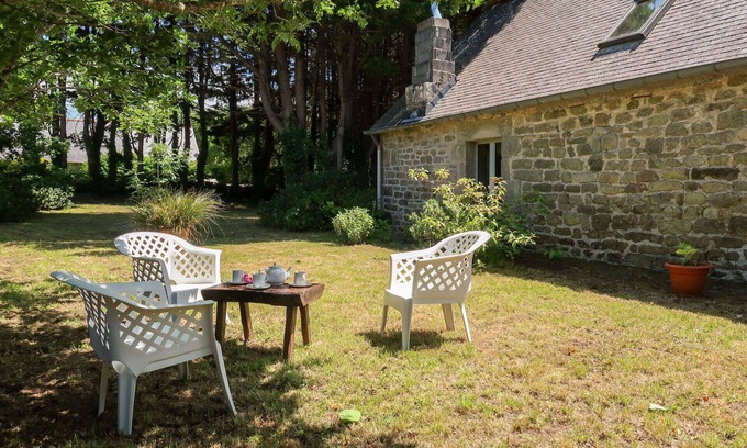 Loctudy Villa | Lovely apartment in villa for 6 people with terrace and pets allowed