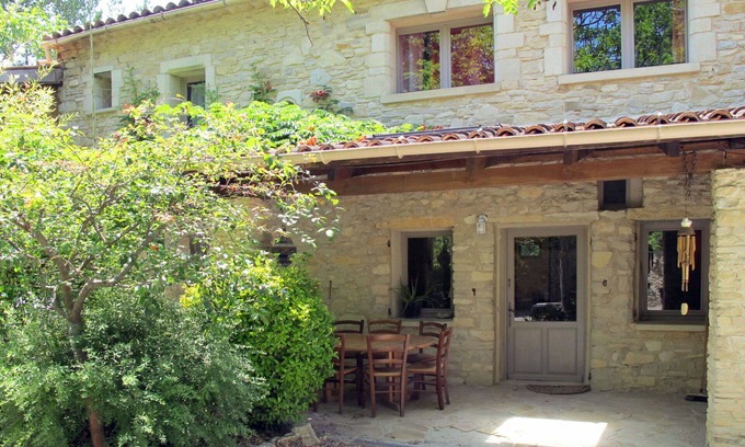 Sigonce Villa | Lovely apartment in villa for 8 guests with WIFI, pool, TV, patio, pets allowed and panoramic view