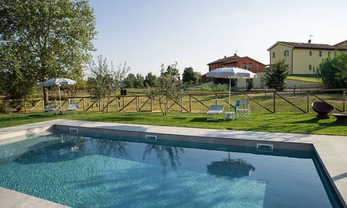 Larciano House | Lovely apartment in villa for 4 guests with WIFI, A/C, pool and TV