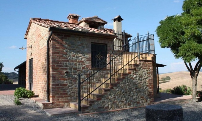 Peccioli Villa | Lovely apartment in villa for 5 people with WIFI, pool and panoramic view