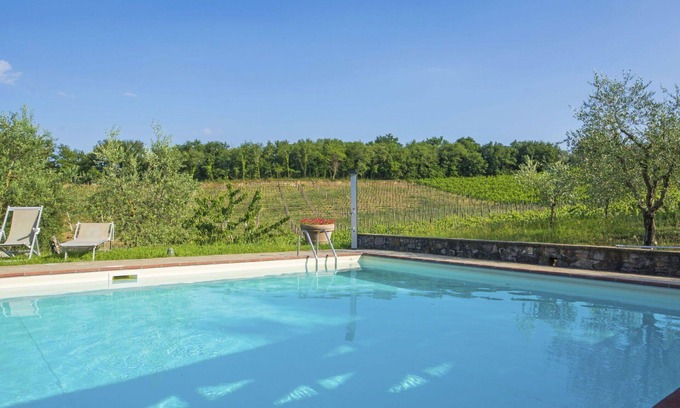 San Leolino Villa | Lovely apartment in villa for 2 guests with A/C, WIFI, pool, TV, terrace and pets allowed