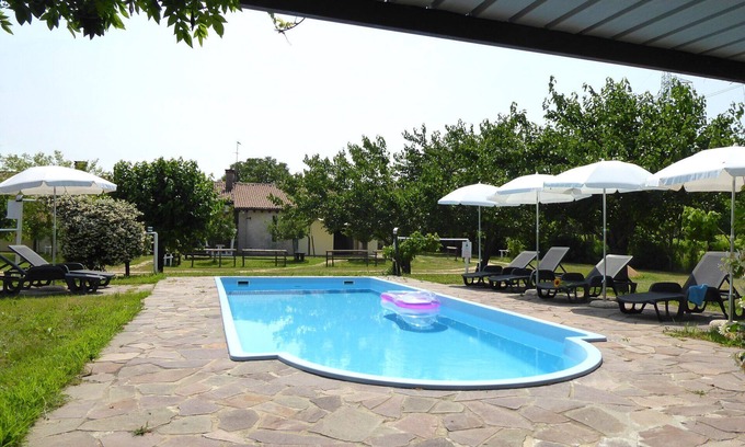 Silea House | Lovely apartment in villa for 4 guests with WIFI, A/C, pool and patio