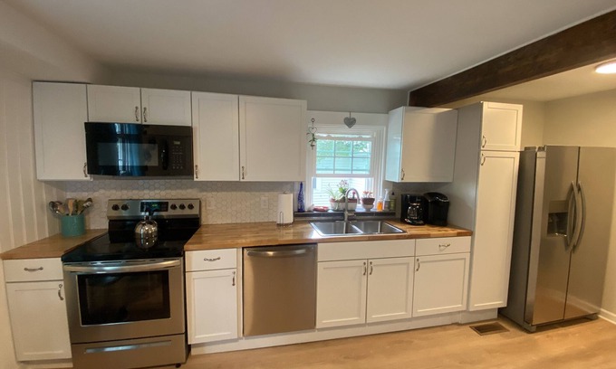 Staunton Apartment | Lovely Apartment on theHill