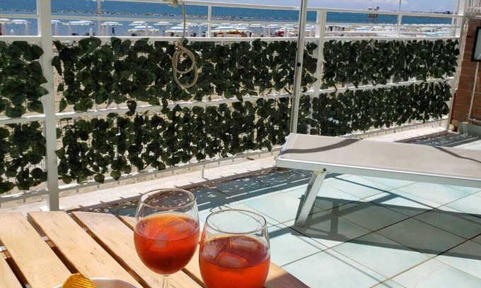 Nettuno Apartment | Lovely apartment with private beach access