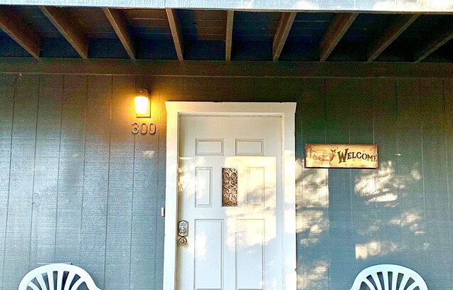 Cloudcroft Cabin | Lovely Cabin with Hot Tub on outskirts of Cloudcroft