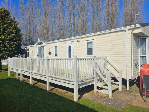 Hunstanton Other | Lovely Caravan At Manor Park, Nearby Hunstanton Beach In Norfolk Ref 23029T