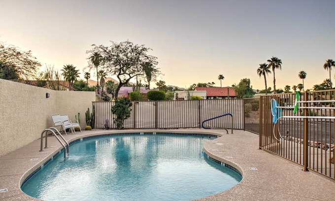 Fountain Hills Condo | Lovely Condo w/Balcony < 3 Miles to Parks + Golf!