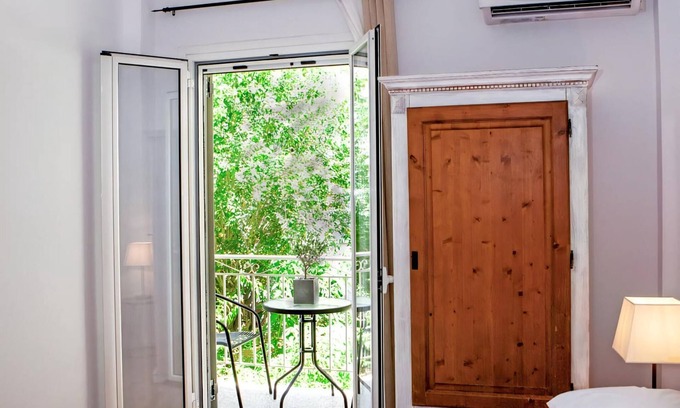 Corfu Town Villa | Lovely Corfu Apartment | 1 Bedroom | Tulip House | Close to Centre of Town &.