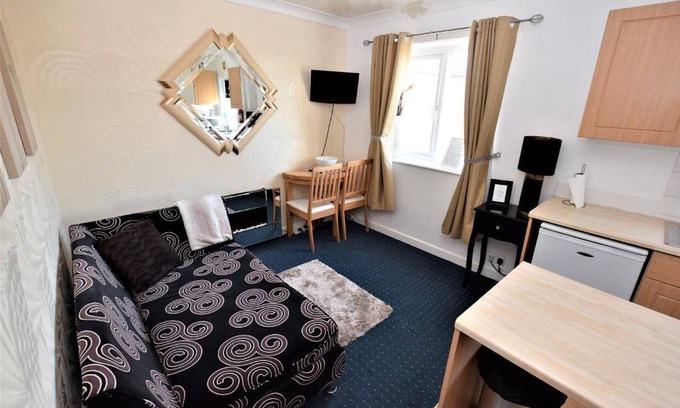 South Shore Apartment | Lovely cosy double apartment