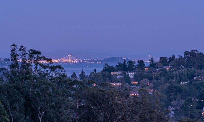 Mill Valley House | Lovely detached studio with mtn view, walking distance to town and hiking trails