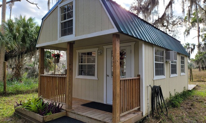 Fort Pierce Cabin | LOVELY FARM. CABIN 20 MINUTES FROM. THE EACH