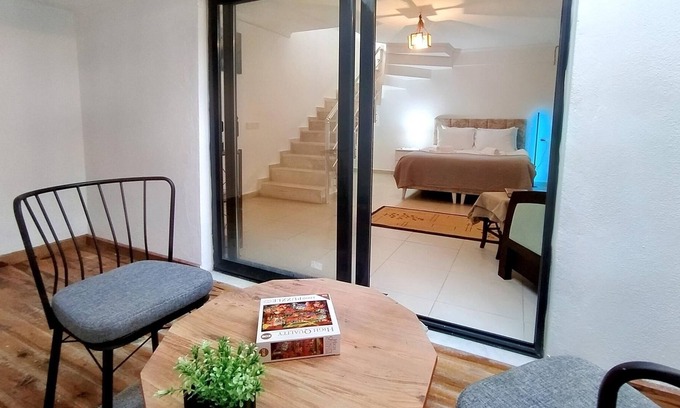Konyaalti Apartment | Lovely Flat with Backyard close to Konyaalti Beach
