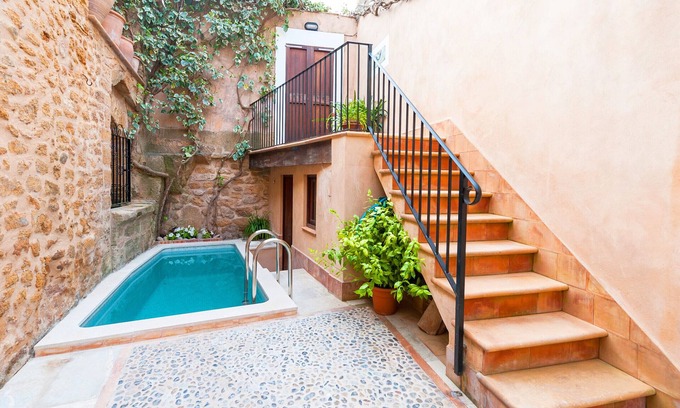 Alcudia Ski Chalet | Lovely Holiday house with pool in Alcudia, terrace, only 1km to the beach