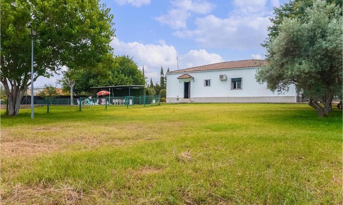 Arahal House | Lovely Home In Arahal Sevilla
