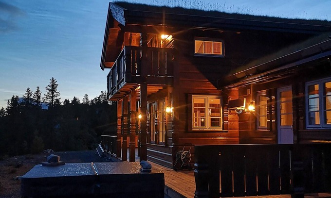 Hjartdal Municipality House | Lovely home in Tuddal with jacuzzi