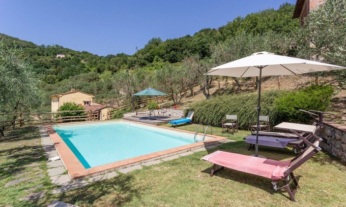 Gugliano Villa | Lovely apartment in villa with pool, WIFI, TV, patio and pets allowed, close to Lucca